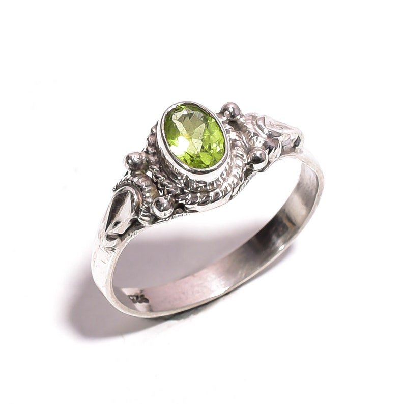Size 7.25 US 925 Sterling Silver Ring Oval Faceted Peridot Gemstone Jewelry Ring 925 Rings Peridot Ring Silver 925 Solid Silver Ring