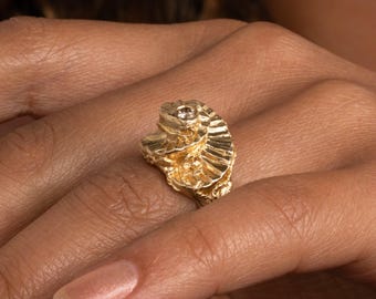 Vergoldeter Sterlingsilber-Nautilus-Muschelring, strukturierter Ammonit-Statementring, Ozean-inspirierter Spiralring für Frauen, einzigartiges Geschenk für sie