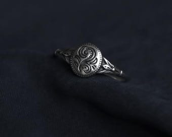 Sterling Silver Ornate Floral Ring, Oxidized Victorian Boho Signet Jewelry