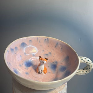 Handmade ceramic and pottery - Unique mug with animal figure inside - Mug with forest animal painted by hand - Fox mug