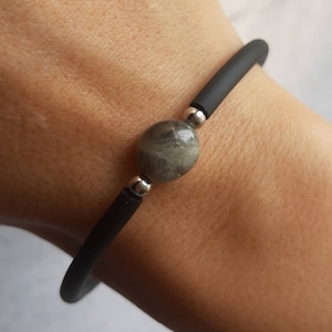 Minimalist labradorite bracelet Natural gemstone on rubber cord Stackable bracelets Healing bracelet Gift Single bead labradorite bracelet