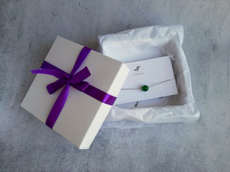 Green chrysoprase stone necklace Single bead necklace Dot necklace chocker Dainty necklace Minimalist Gift ideas for her Good luck necklace