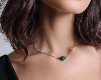 Collar de malaquita: amuleto protector de acero inoxidable