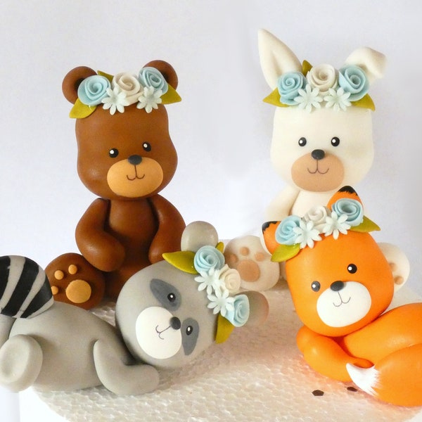 Set of 4 Woodland animals cake topper with flower wreath fondant or cold porcelain, bear fox raccoon bunny Tortendeko Torten figur, Bär