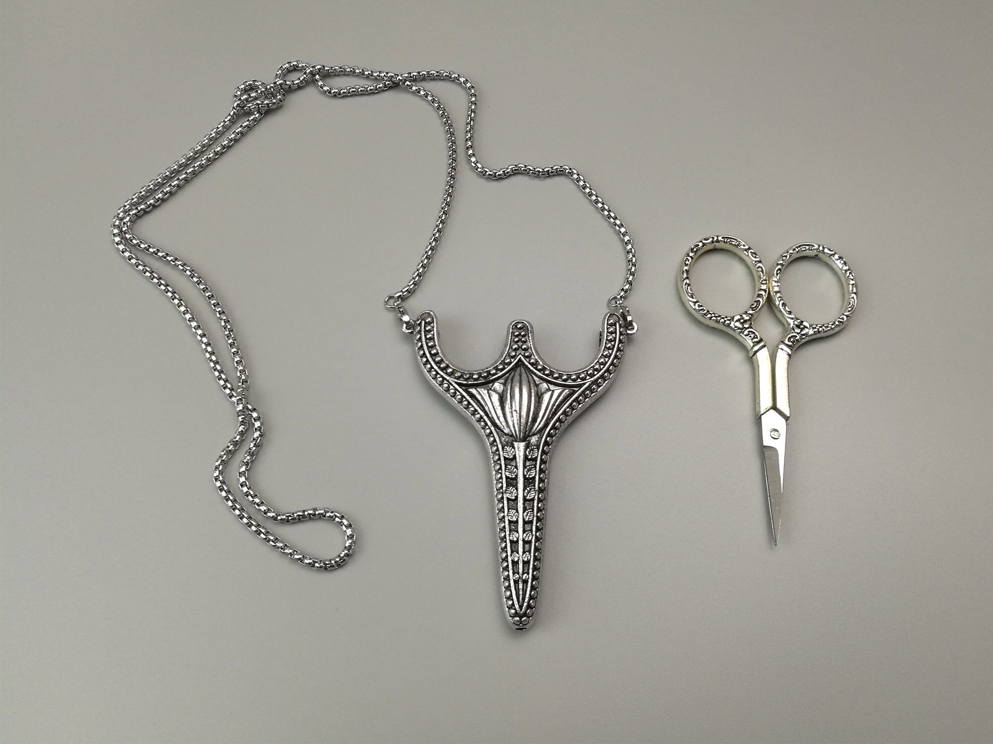 Vintage Tulip Scissors,craft scissor necklace,embroidery scissors, craft scissors ,Christmas gift ideas ,gifts for her