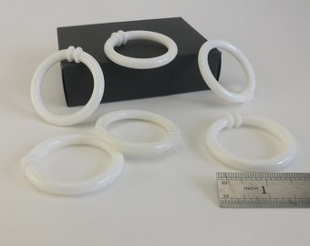 White Plastic Macrame Rings: Toy Linking Rings, 2 inch (Set of 10)