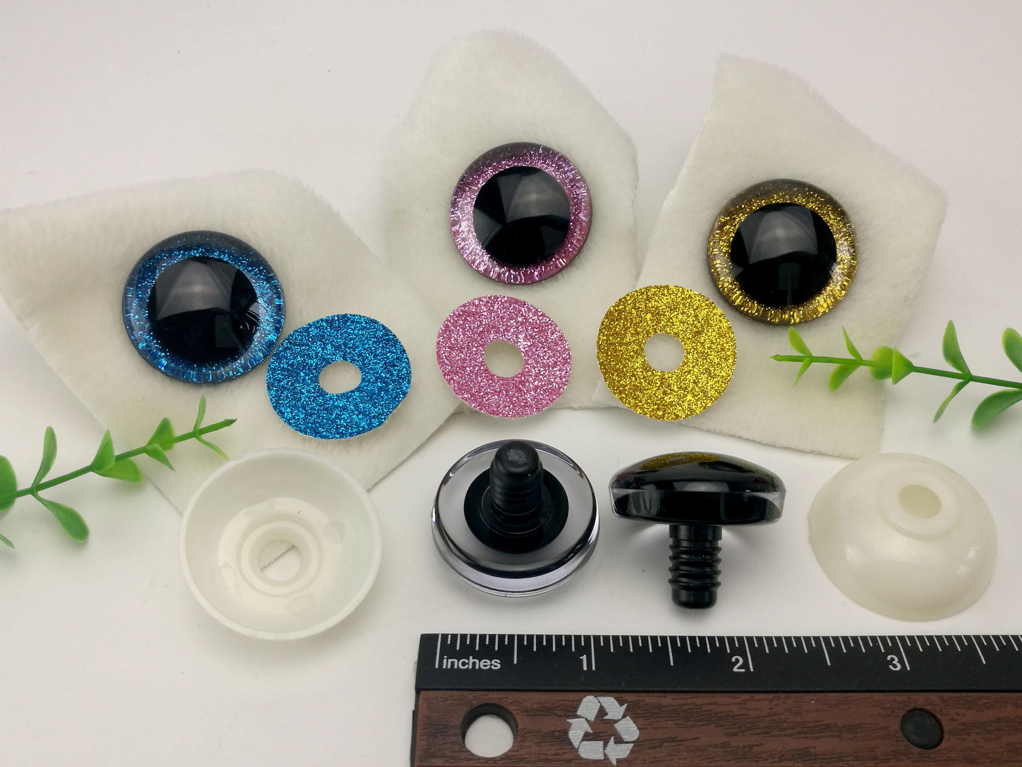 20mm Clear Trapezoid Safety Eyes with a Silver Glitter Slip and Black Iris  with Washers: 1 Pair - Dolls / Amigurumi / Animals / Crochet