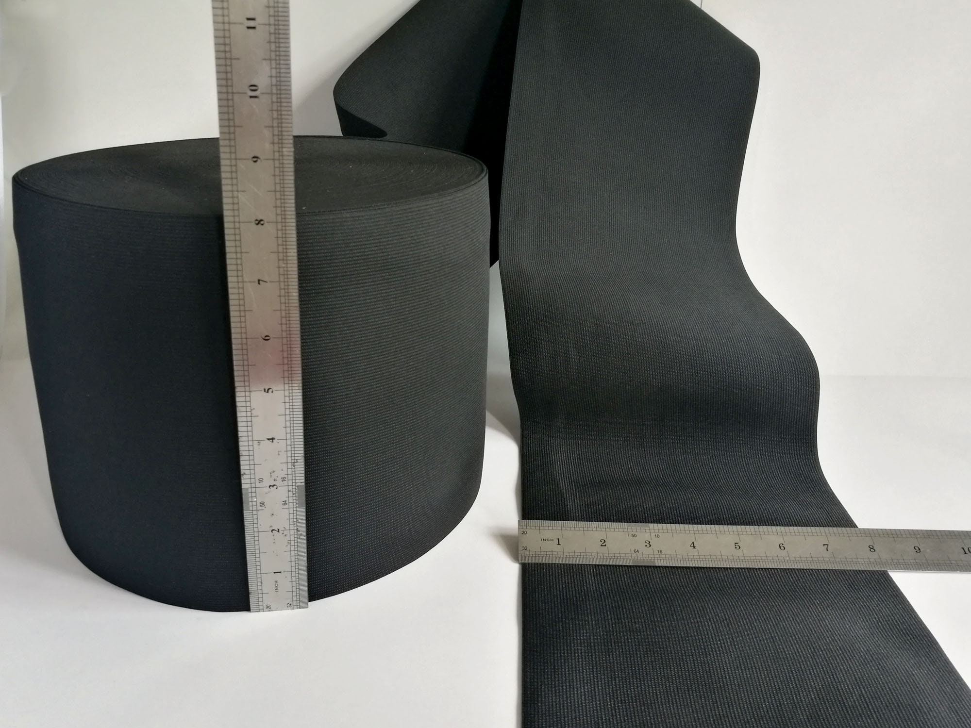 Perchas de plástico negras para trajes, tamaño pequeño de 15 pulgadas,  paquete de 25