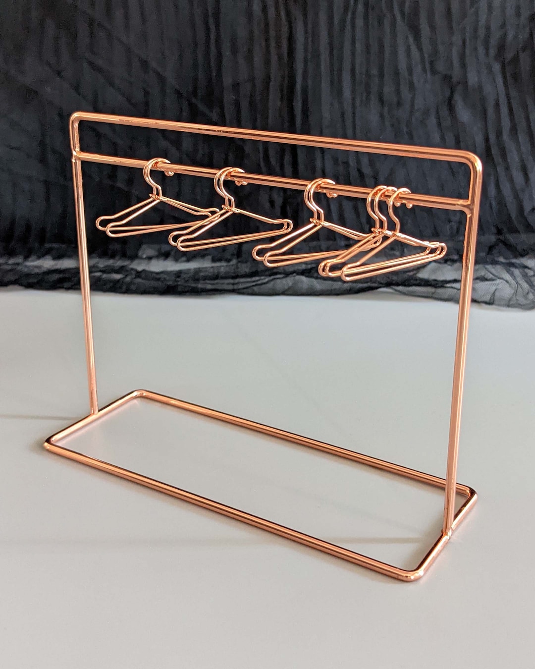 Perchero para muñecas a escala 1/6: Armario de metal para casa de