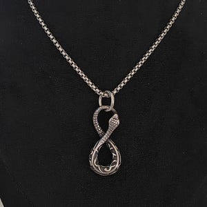 silver serpent necklace，Gothic Silver Snake Pendant Necklace: Halloween stylish jewelry