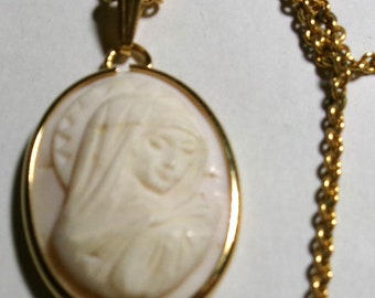 vintage gold filled Madonna Cameo pendant necklace