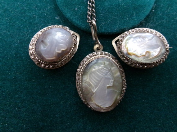 vintage carved Abalone Cameo set Pendant Earrings… - image 3