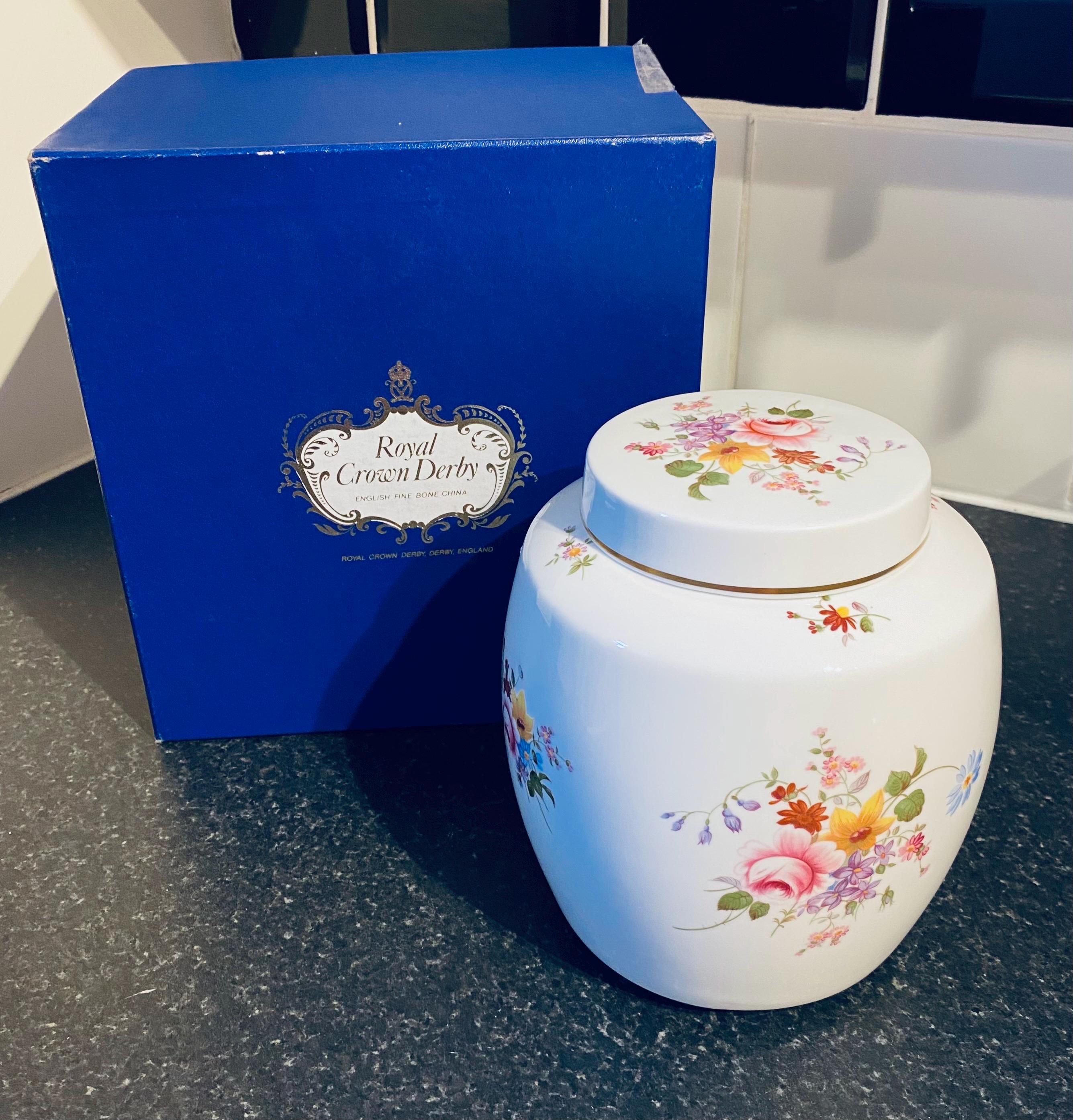 花瓶  Crown Derby Royal Crown Derby Large Posies Ginger Jar Bone China Dated for