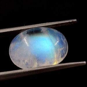 Premium Rainbow Moonstone Cabochon - Vibrant Blue Hues- Perfect for Jewelry - 13x18 mm Oval Cabochon Gemstone