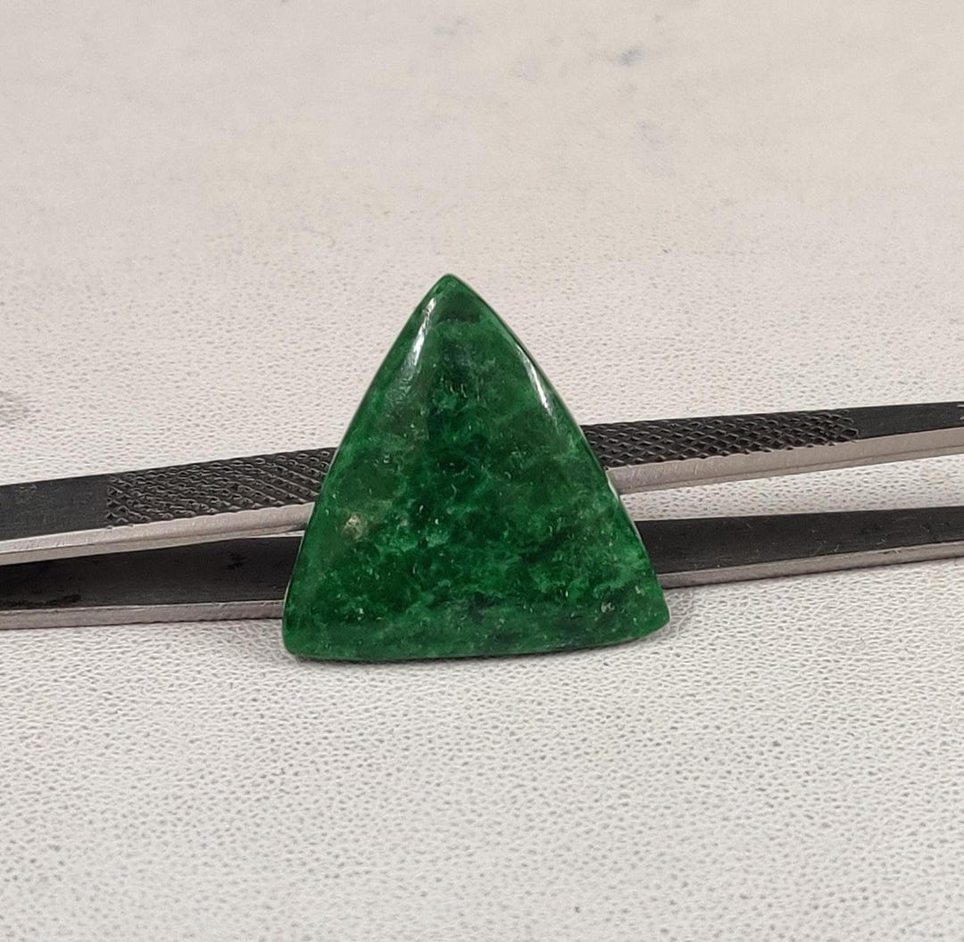 Natural Maw Sit Sit Jade Triangle Cabochon 22.65ct Green Jadeite Loose ...
