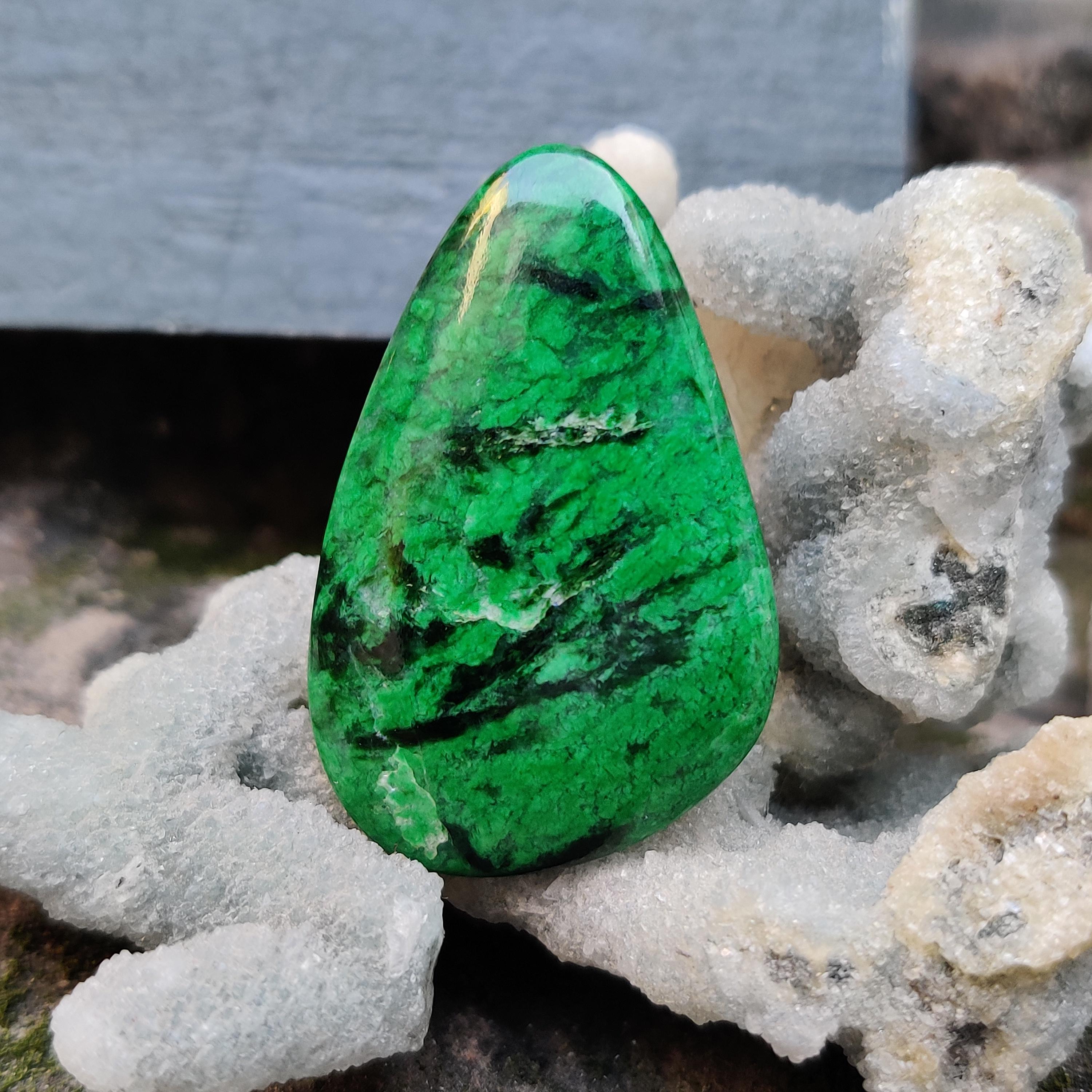 Natural Maw Sit Sit Jade Cabochon: Handmade Chloromelanite