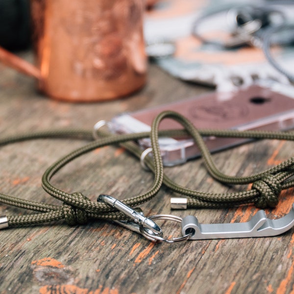 Handykette Military GreenI Lei Supply I verstellbare Handykette in grün mit Karabiner für deine Schlüssel