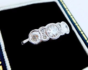 Vintage Diamant Milgrain Kante Drei Stein Moissanite Ring