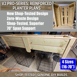 Puede incluir: Un jardinera rectangular de madera clara, sostenida por cestas de malla metálica. La imagen incluye texto: "V2 PRO-SERIES: REINFORCED PLANTER PLANS" y "4 Tamaños (40-178 cm)".