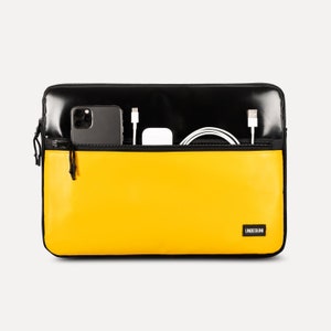 Étui pour MacBook Air 13 avec compartiment (en tissu recyclé), Housse noire/jaune pour ordinateur portable pour MacBook Air 13,6 pouces M4/M3 (2025), Housse/sac