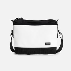 Petit sac à bandoulière en tissu recyclé - Sac à bandoulière ou sac à main blanc durable, sac à bandoulière ou sac à main pour homme et femme (écologique/végétalien)