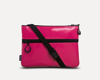 Borsa a tracolla rosa riciclata, borsa a tracolla in tessuto riciclato vegano