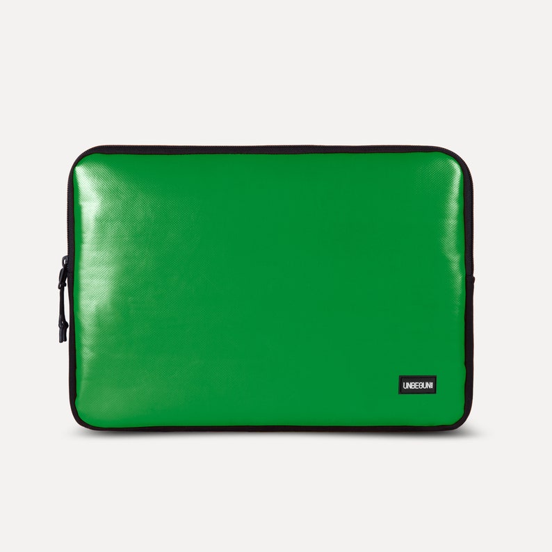 MacBook Air 15 Tasche aus Upcycling-Stoff nachhaltig, Orangene Recycle Laptop-Hülle für MacBook Air 15 Zoll M3/M2 2023/2024, Laptophülle Green
