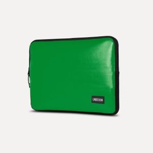Funda ecológica para portátil de tela reciclada. Funda sostenible para MacBook Pro M4 de 13, 14 y 16 pulgadas y MacBook Air M4 de 15 pulgadas (2025).