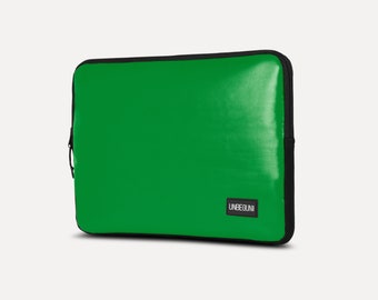 Green laptop case from upcycled fabric, Sustainable laptop sleeve for 13 inch, 14 inch & 16 inch MacBook Pro M3 and 15" MacBook Air (2024)