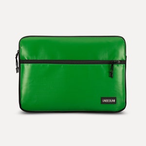 MacBook Pro 16 inch case with compartment from upcycled fabric, Green recycle laptop sleeve for new MacBook Pro 16 M3 2024, Bag/cover Green