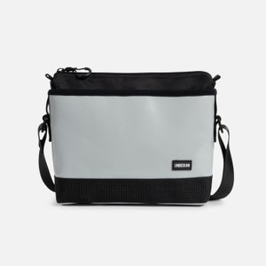 Petit sac à bandoulière en tissu recyclé - Sac à bandoulière ou sac à main gris durable, sac à bandoulière ou sac à main pour homme et femme (écologique/végétalien)