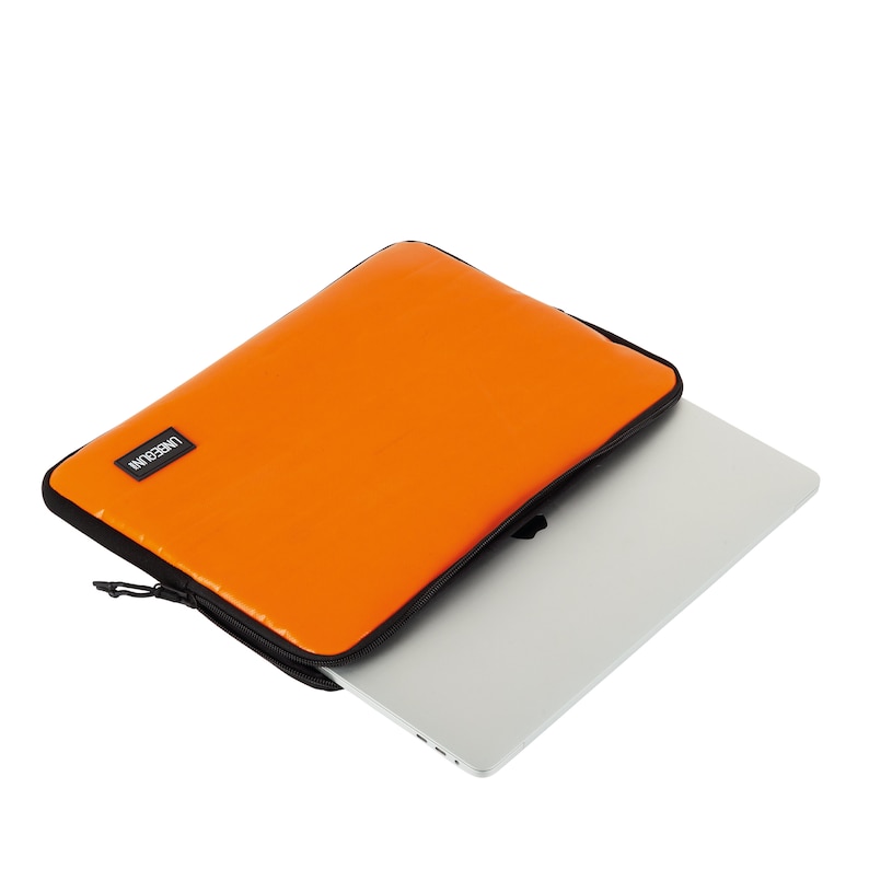 Sustainable orange laptop sleeve from Amsterdam 13 inch, 14 inch & MacBook Pro 16 inch Vegan laptop sleeve / Notebook sleeve / Case image 3