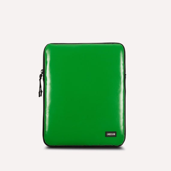 LEATHER QUILTED MAC COVER MILIEU GREEN LEATHER QUILTED MAC COVER MILIEU GREEN