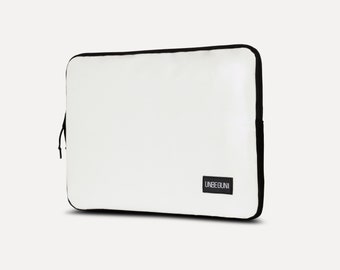 White laptop case from upcycled fabric, Sustainable laptop sleeve for 13 inch, 14 inch, 15 inch laptops & new MacBook Pro 16 inch M3 (2024)