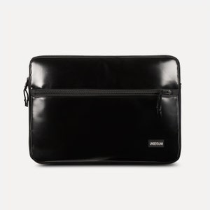MacBook Air 13-inch hoes met voorvak (van geüpcycled materiaal), zwarte laptophoes voor nieuwe MacBook Air 13,6" M4/M3 (2025)