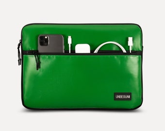 MacBook Pro 16 inch case with compartment (from upcycled fabric), Green recycle laptop sleeve for new MacBook Pro 16" M3 (2024), Bag/cover