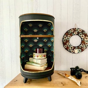 Round Side Table with Beautiful Design – Christmas Gifts Nightstand with Wooden Shelf – Office Decor Cube Side Table