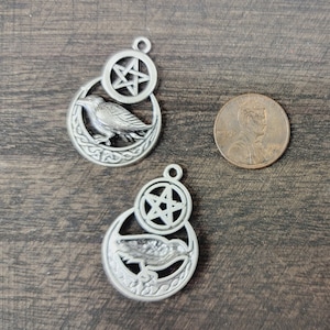 Raven Pentacle Charms Lot of 3 (134)
