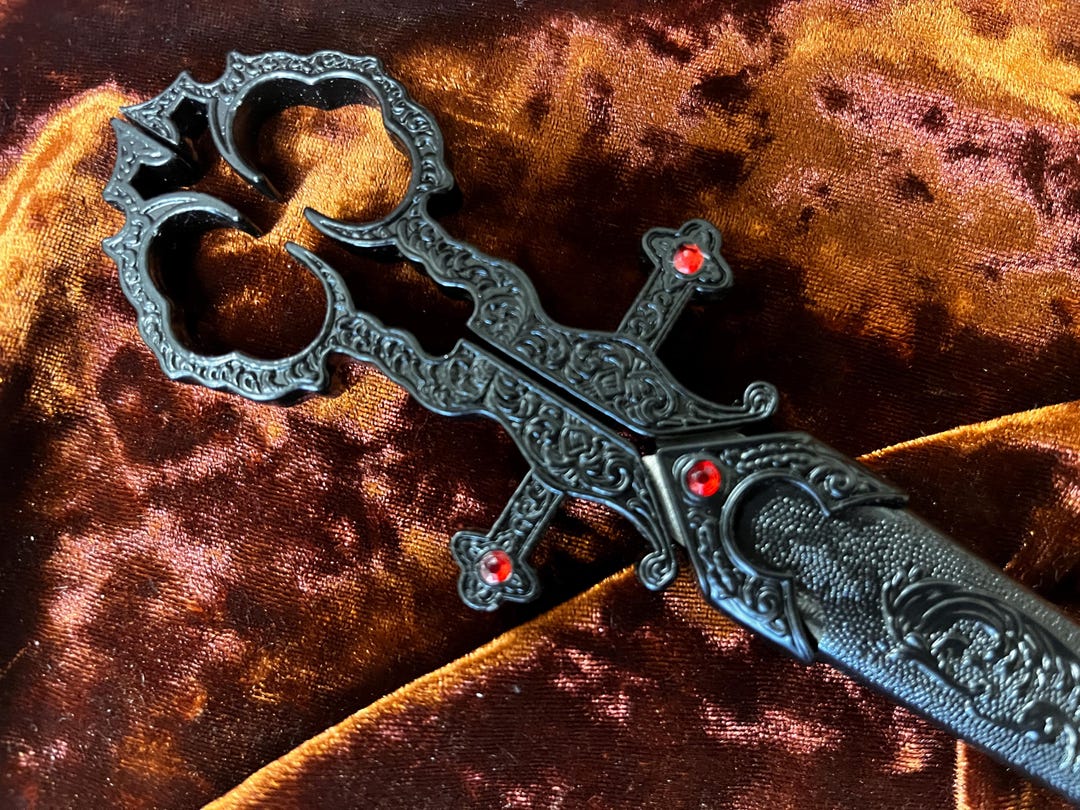 Alchemy Empire Static Traction Dagger Pendant– Gothic Spirit