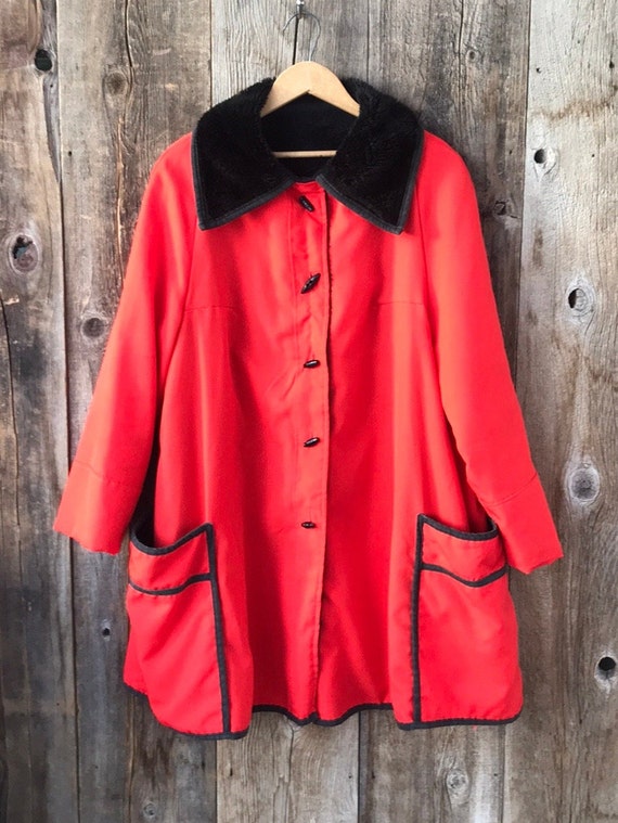 VTG 70s-80s Bright Red Overcoat, Faux Fur Lined, U