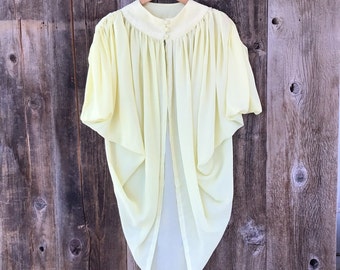 VTG 70s Pastel Yellow Peignoir Negligee Lingerie Dressing Gown, Small