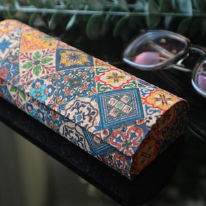 Printed Cork Hard Glasses Case: Stylish Eyeglass Holder Tiles no2