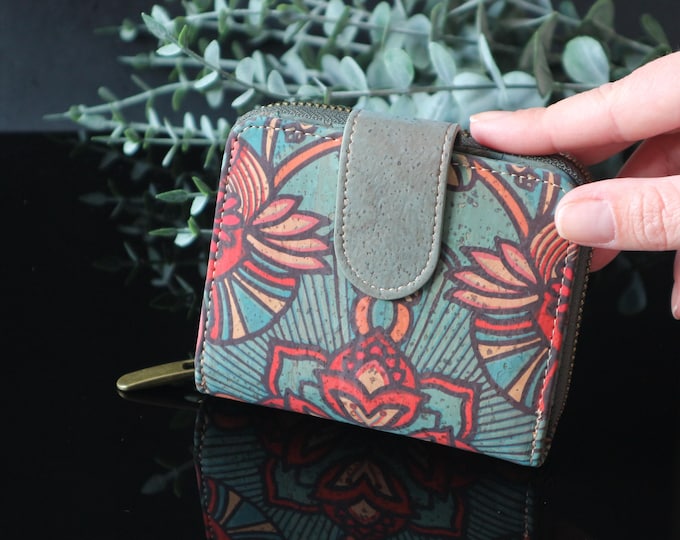 Small cork wallet for women, Cute bifold wallet, Vegan wallet, ID wallet, Snap wallet
