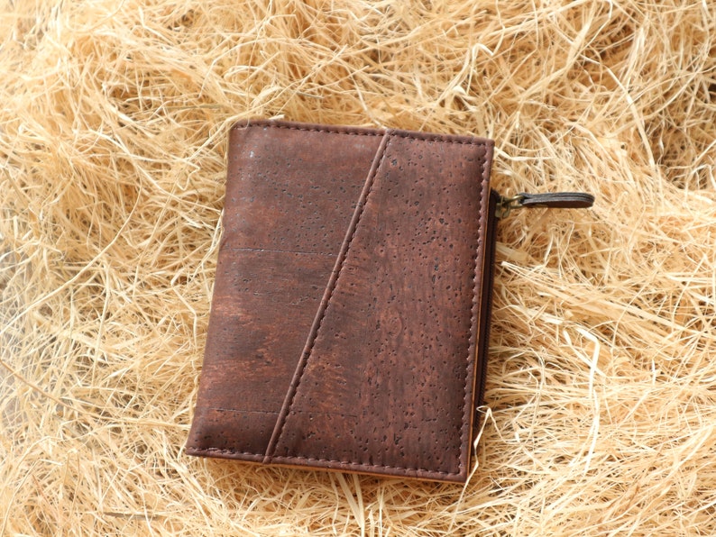 Bifold wallet for men RFID wallet Cork wallet Minimalist wallet Card holder Fossil wallet Bosca wallet Brown (inner beige)