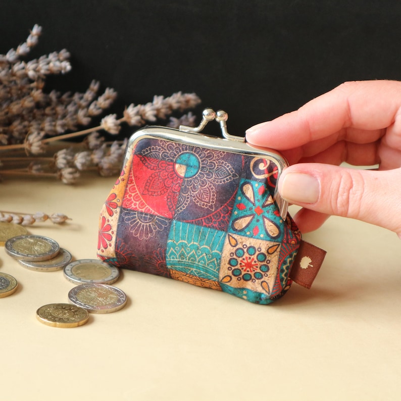 Cork Mini Coin Purse: Kiss Clasp Wallet, Sustainable Style Carnival