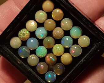 Lot of 25 Welo opals calibrated 6 mm, 18.2ct, Ethiopia, jeweler's lot, creator's lot, collector's lot, lithotherapy, gift idea,