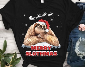 Merry Slothmas Shirt - Funny Sloth Christmas Tshirt - Sloth Lovers Xmas Unisex T-Shirt