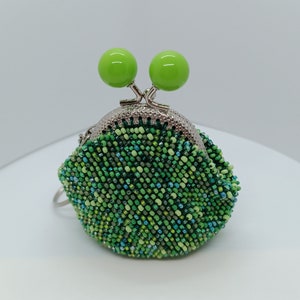 Monedero con cuentas de crochet de color verde claro, estuche para lápiz labial, bolso de mano, bolsa de viaje con cierre para joyas, organizador de cables, regalo para madrastra