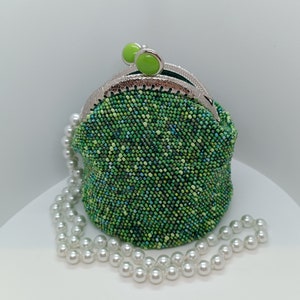Verde claro crochet con cuentas soporte para auriculares monedero Chapstick caso Carryall bolso de viaje bolsa de cierre de joyería Organizador de cordón Regalo de aniversario