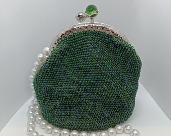 Green crochet beaded coin purse / Chapstick holder /  Small crochet kiss lock purse / Travel jewelry pouch